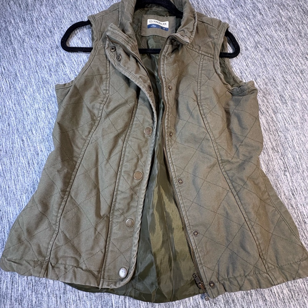 Magellan Outdoors Olive Quilted Vest